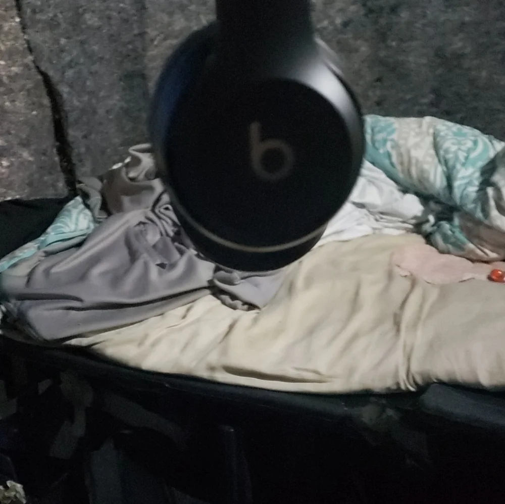 Beats by Dre Black On-Ear Headphones - Picture 1 of 1